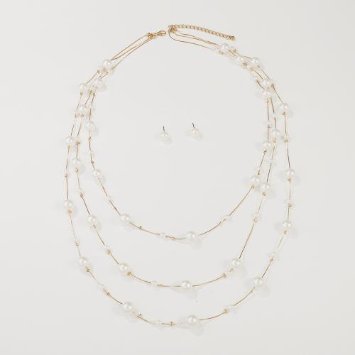 aleación de zinc Conjunto de joya, Pendiente de stud & collar, con Perlas plásticas, chapado, 2 piezas & Joyería & para mujer, dorado, Vendido por Set