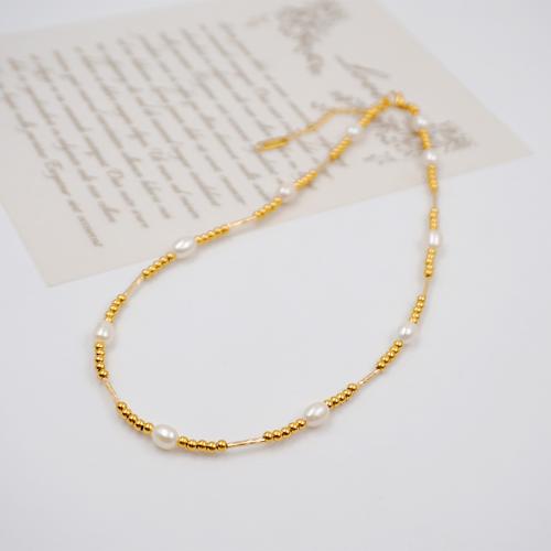 Collar de la joyería de titanio, Partículas de acero, con Perlas cultivadas de agua dulce, con 5.5cm extender cadena, chapado, dorado, longitud:39 cm, Vendido por UD