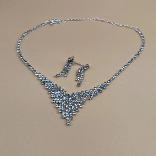 Латунь комплект ювелирных изделий, серьги & ожерелье, с Кристаллы, 2 шт. & ювелирные изделия моды & Женский, earring 30*4mm, длина:Приблизительно 28 см, продается указан