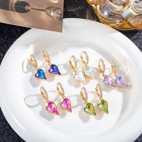 Boucles d'oreilles en laiton zircon cubique pavent, avec verre, coeur, Placage, bijoux de mode & pavé de micro zircon, plus de couleurs à choisir Vendu par paire