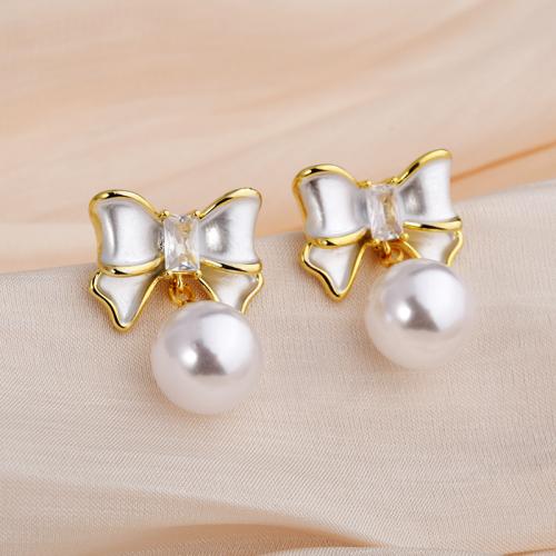 Messing Tropfen Ohrring, mit Kunststoff Perlen, plattiert, Modeschmuck, weiß, 16x21mm, verkauft von Paar