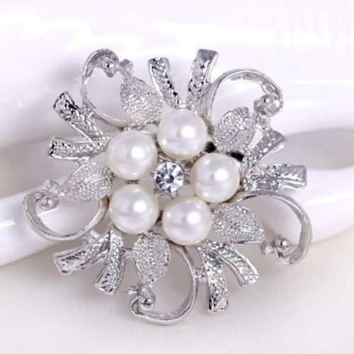 Kunststoff-Perlen-Brosche, Zinklegierung, mit Kunststoff Perlen, Blume, plattiert, Modeschmuck & für Frau & mit Strass, keine, 40x40mm, verkauft von PC