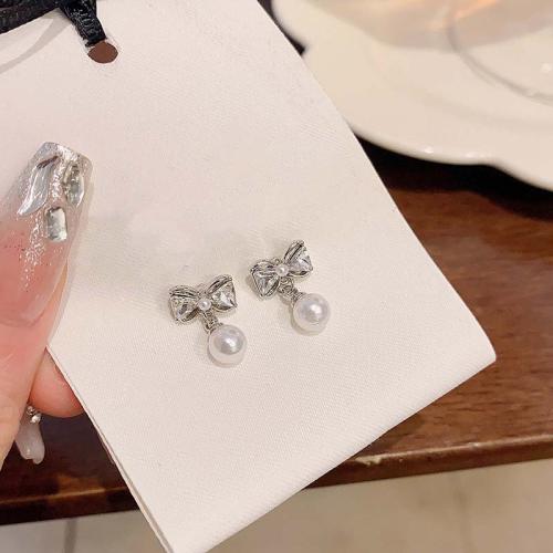 Plastic Pearl Zinc Alloy Earring, with Plastic Pearl, silver color plated, fashion jewelry & with rhinestone, silver color 