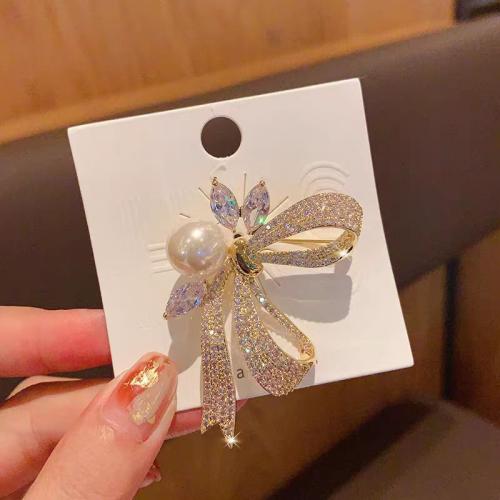 Rhinestone Zinc Alloy Brooch, with Plastic Pearl, Bowknot, plated, for woman & with rhinestone, golden 