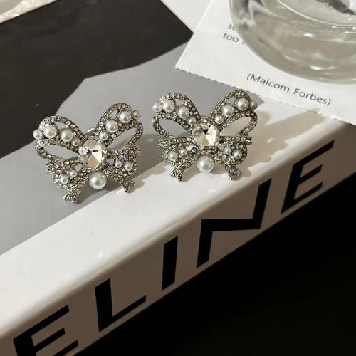 aleación de zinc Pendiente Clip, con Perlas plásticas, Mariposa, Joyería & para mujer & con diamantes de imitación, plateado, 27x31mm, Vendido por Par[