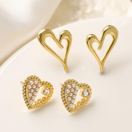 Cubic Zirconia Pendiente Brass Micro Pave, metal, con Perlas plásticas, chapado en color dorado, Joyería & diferentes patrones para la opción & micro arcilla de zirconia cúbica, más colores para la opción, Vendido por Par