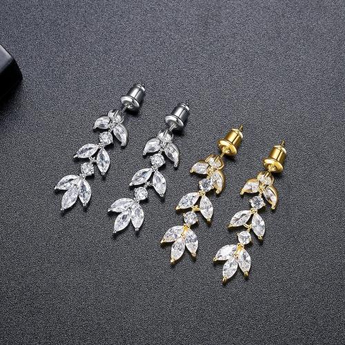 metal Pendientes con Colgantes, Hoja, chapado, micro arcilla de zirconia cúbica & para mujer, más colores para la opción, 9.1x30.1mm, Vendido por Par