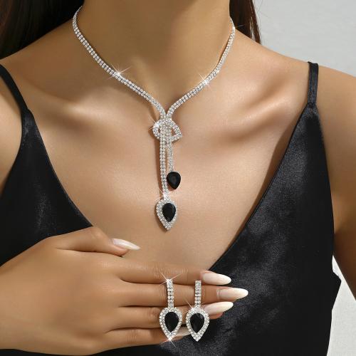 Ensemble de bijoux en cuivre, laiton, Bracelet & boucle d'oreille & collier, Placage de couleur argentée, pour mariée & styles différents pour le choix & avec strass, plus de couleurs à choisir, Vendu par fixé