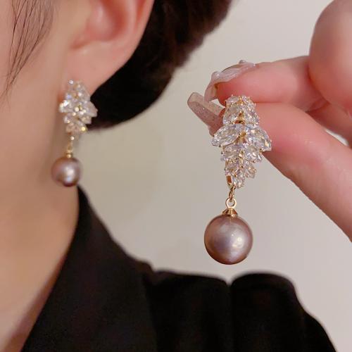 Boucles d'oreilles en laiton zircon cubique pavent, avec perle de plastique, Plaqué d'or, pavé de micro zircon & pour femme, plus de couleurs à choisir Vendu par paire