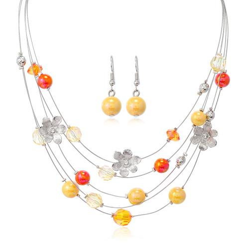 ensembles de bijoux de mode en alliage zinc, Acrylique, boucle d'oreille & collier, avec fil de queue de tigre & alliage de zinc, fait à la main, 2 pièces & multicouche & pour femme, plus de couleurs à choisir, Vendu par fixé