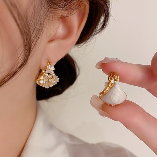 Boucles d'oreilles en laiton zircon cubique pavent, avec coquille, Plaqué d'or, pavé de micro zircon & pour femme & émail, Or Vendu par paire