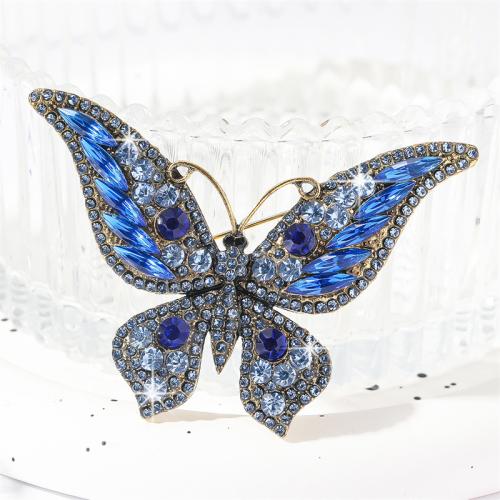 Broche en alliage zinc avec stras, alliage de zinc, papillon, Placage de couleur d'or, bijoux de mode & avec strass, bleu Vendu par PC[