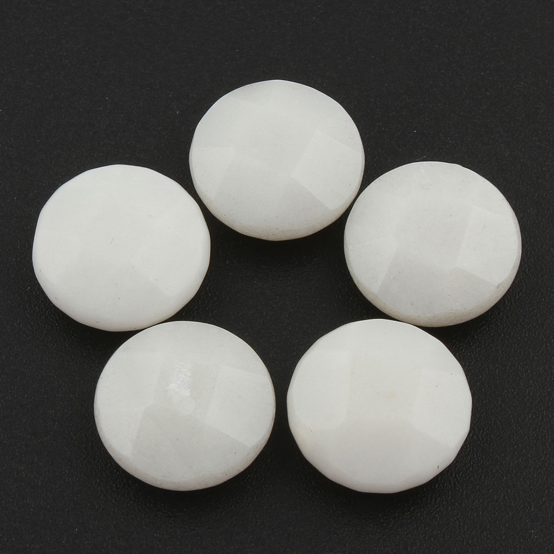 8:bílý porcelán