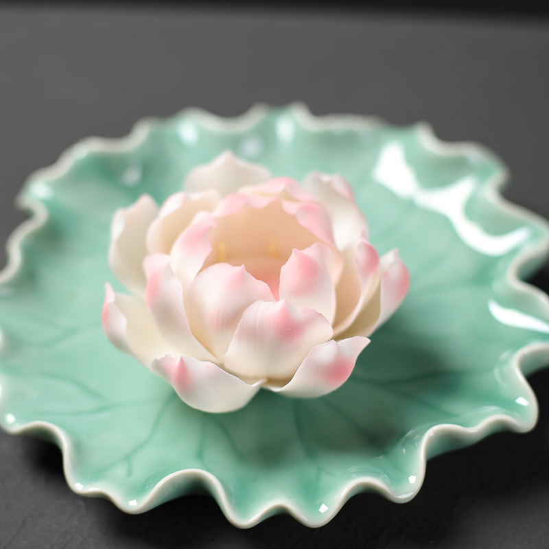 Lotus with plate：178x76mm