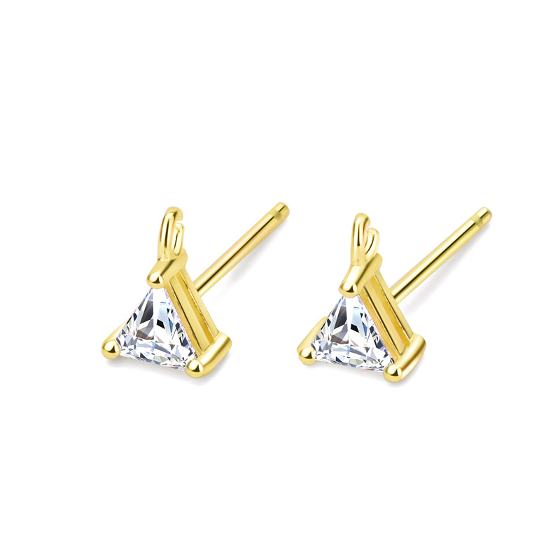 2:A yellow gold 5.5MM