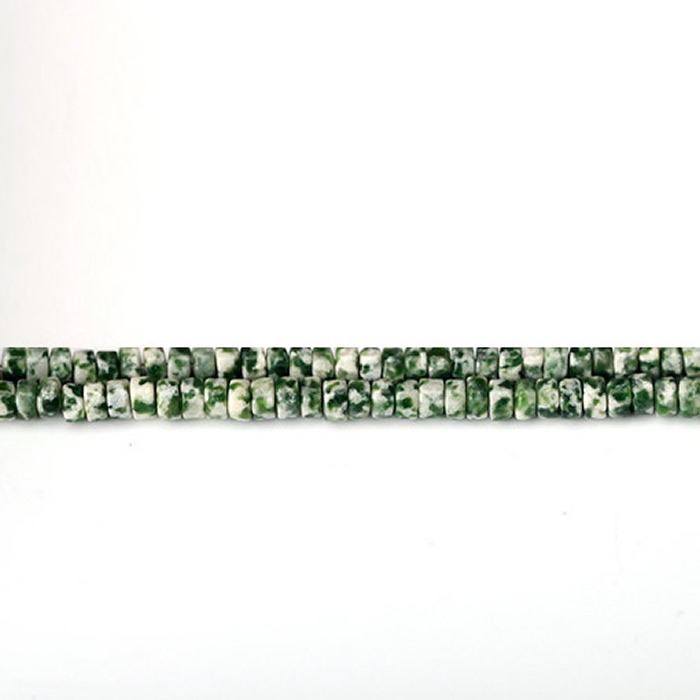 11:groene vlek steen