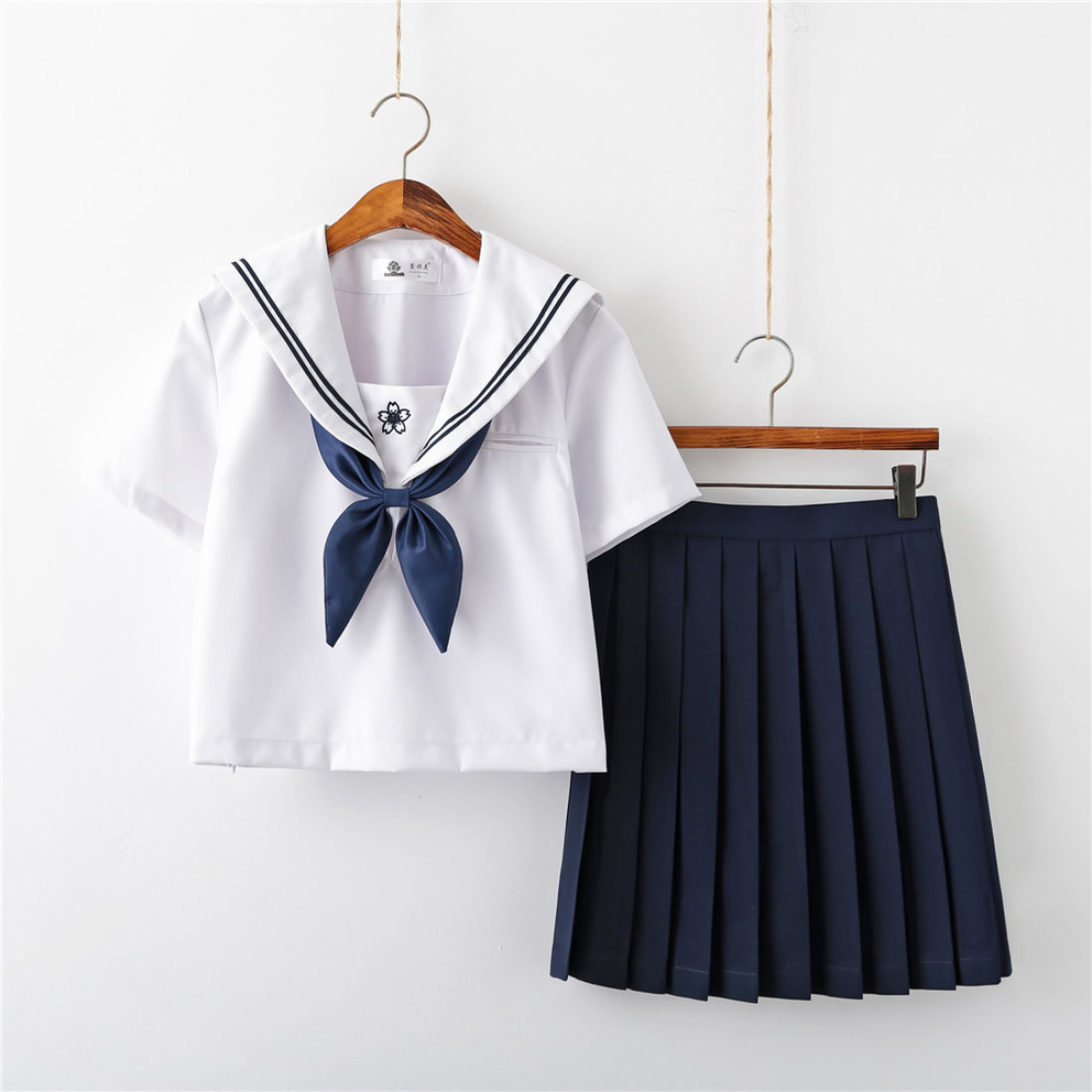 Short sleeve short skirt   bow tie