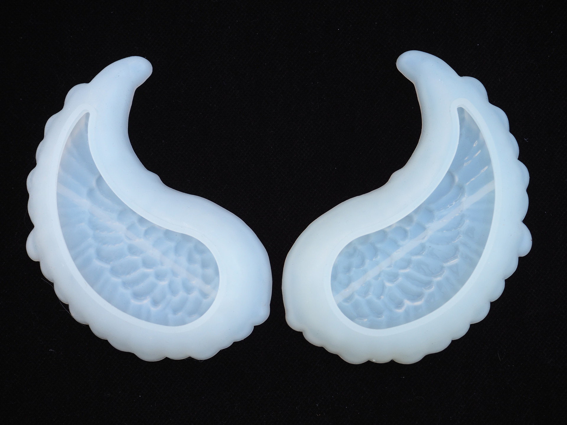 1:Pair of molds