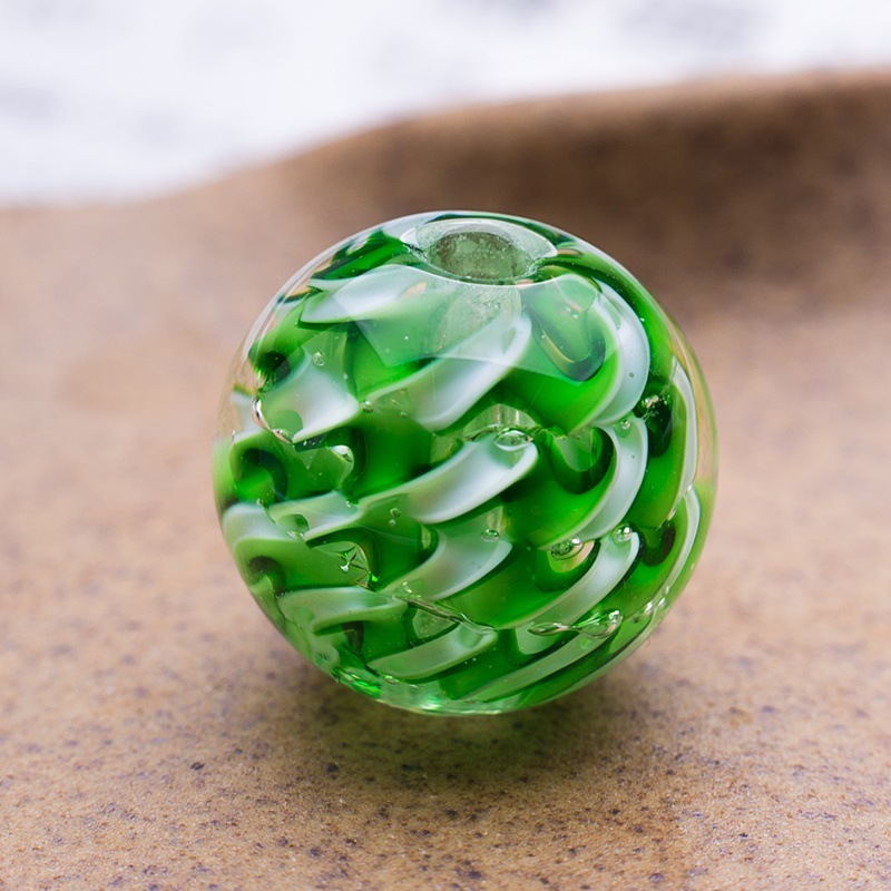 3:Thread beads, green