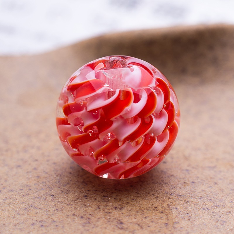 5:Thread beads, red