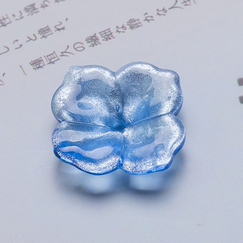 Four-leaf clover, light blue