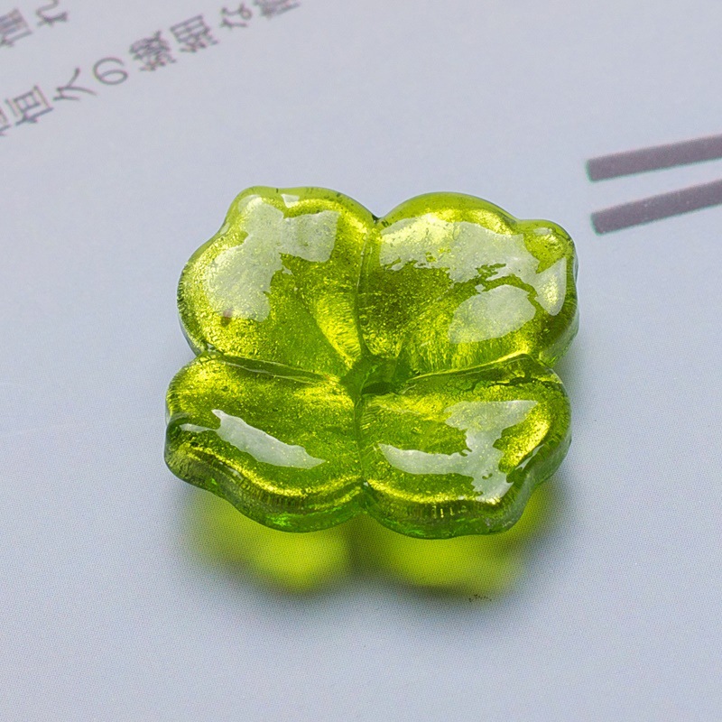 Four-leaf clover, yellow-green