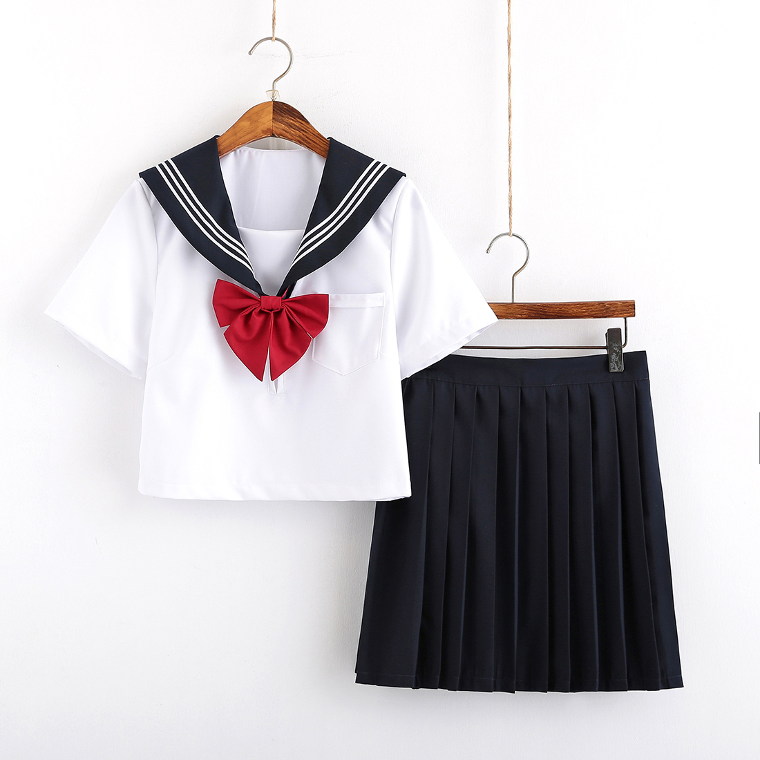 Short sleeved skirt with bow