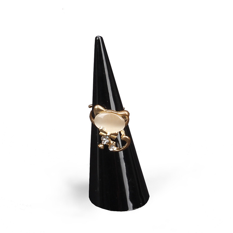 1:Black cone ring holder