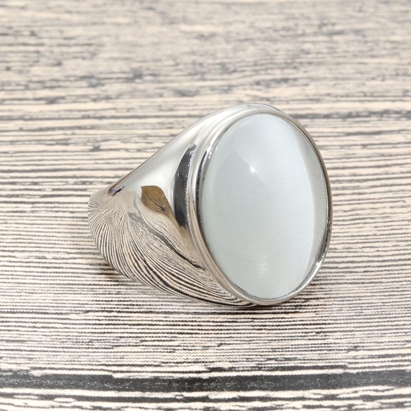 White gem ring ring number 11