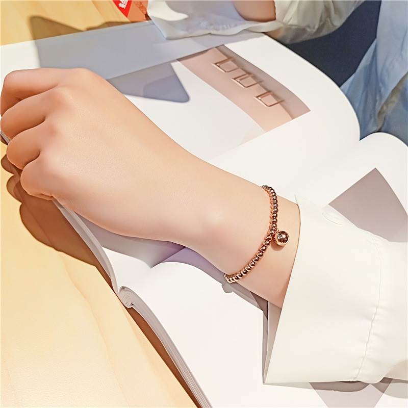 8:Elastic bracelet. Tsutsu