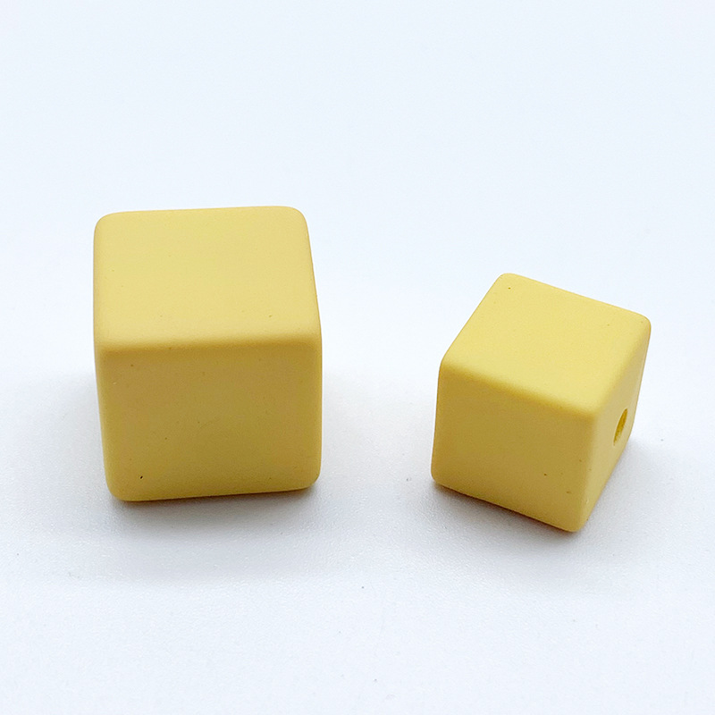 Goose yellow 11mm small square