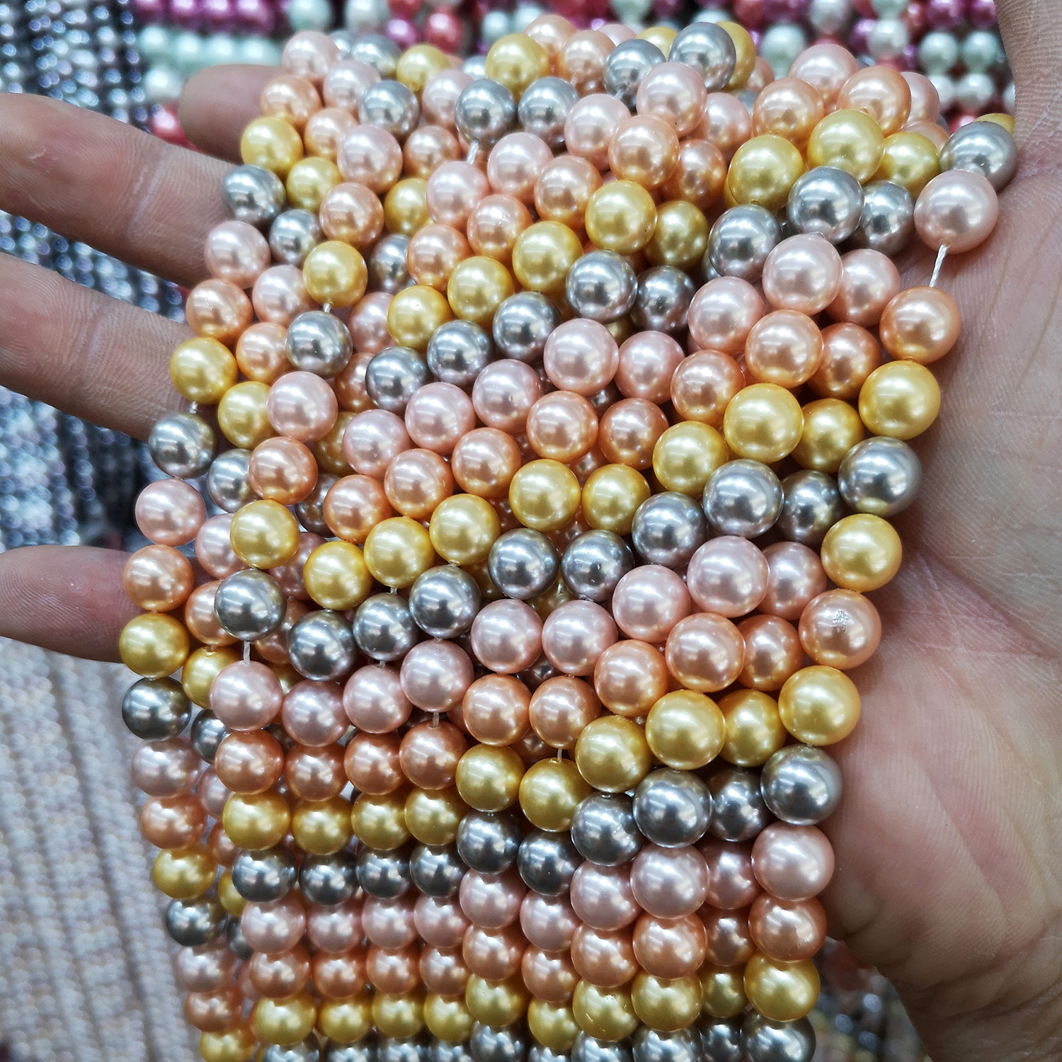 7-a-6 mixed-color beading