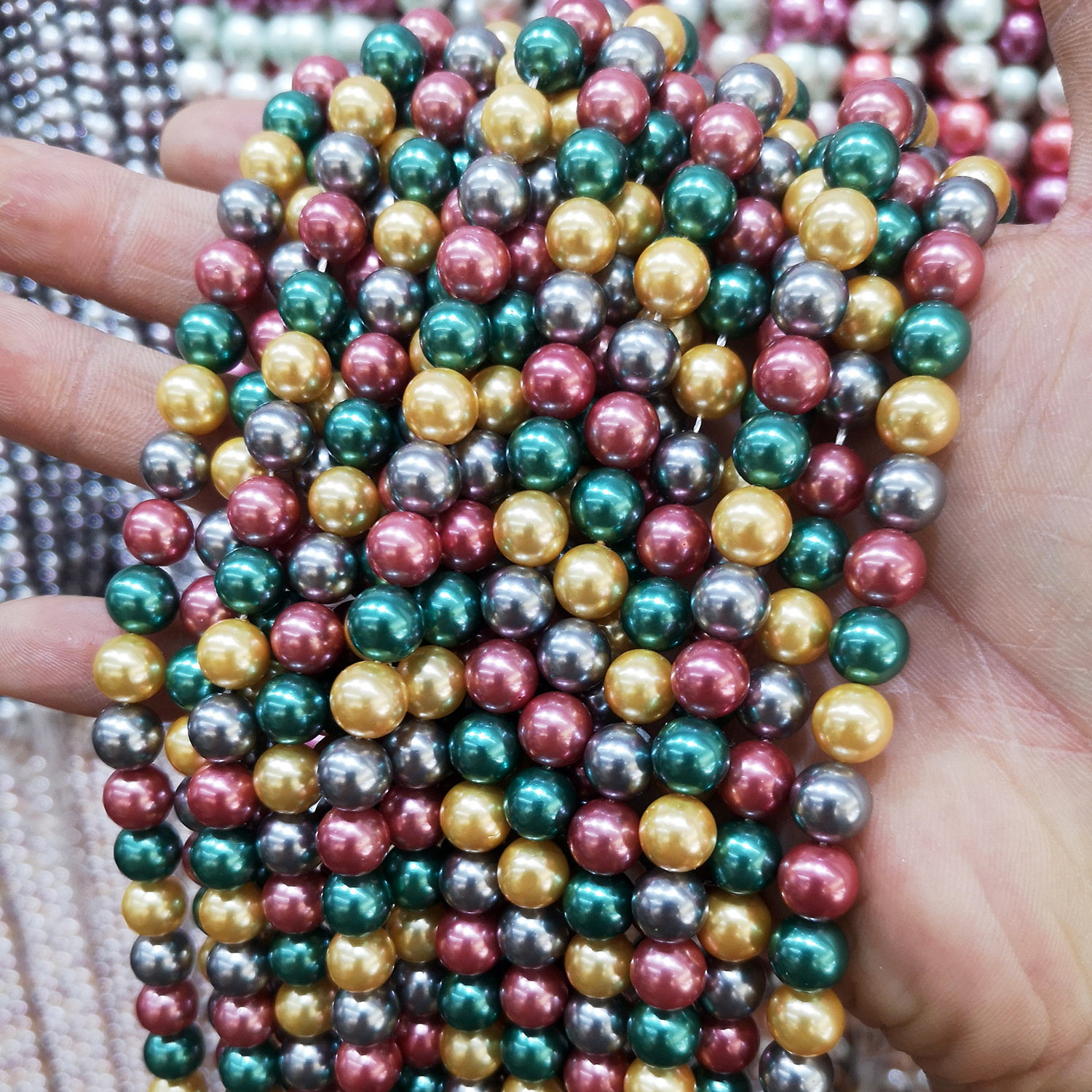 7-a-8 mixed-color beading