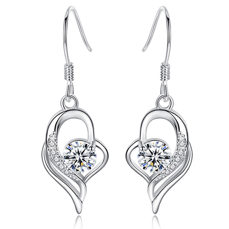 1:A pair of white diamond earrings