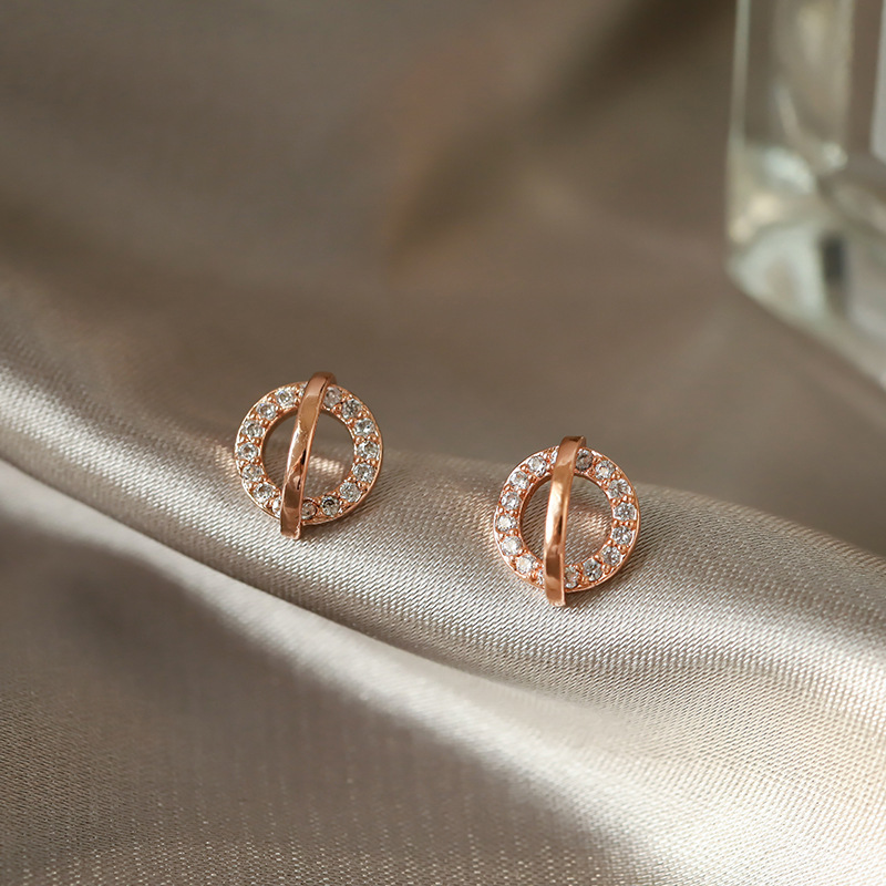 2:Simple Diamond Stud earrings-rose gold