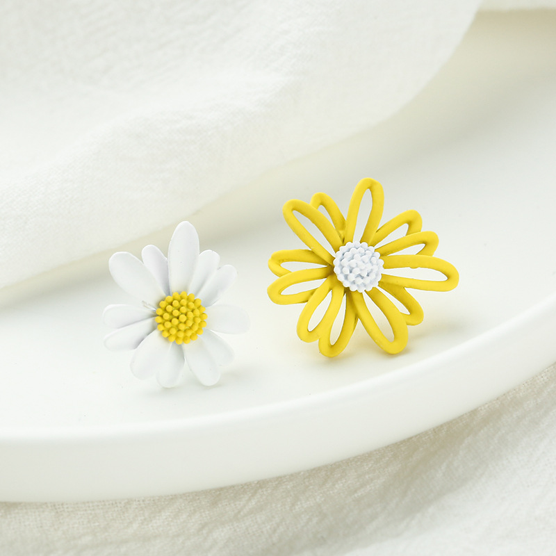 White yellow (earrings)