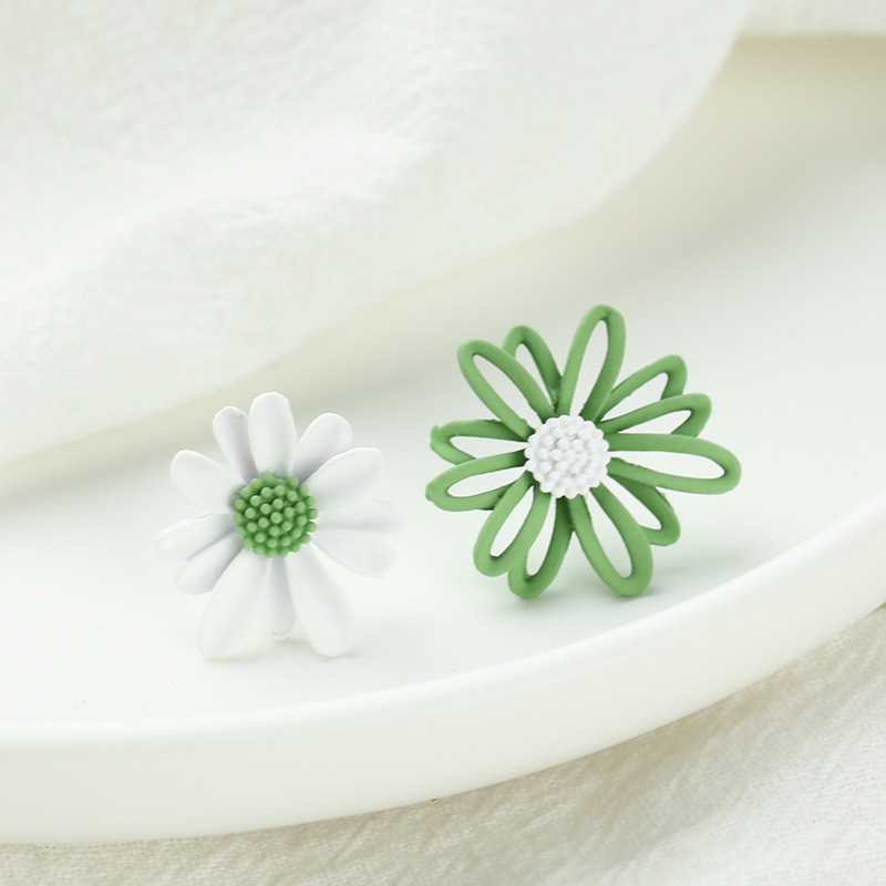 4:White green (earrings)