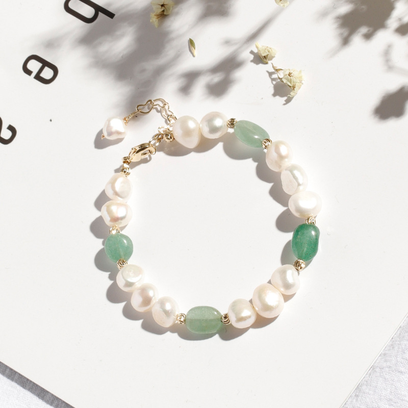 Three pearl separated Green Dongling bracelet
