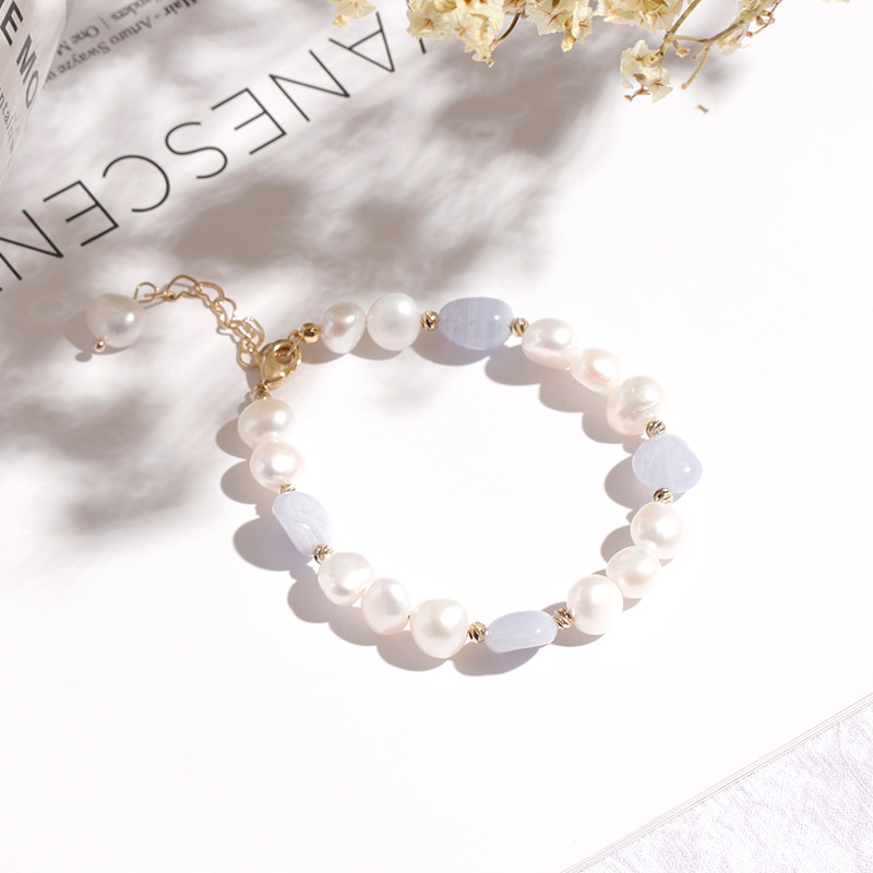Three pearl separated purple agate bracel
