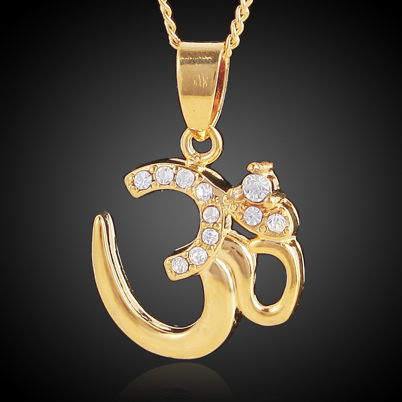 Single pendant with diamonds