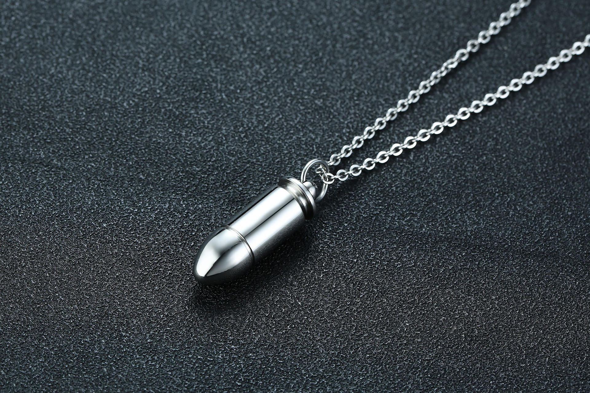 Steel pendant (including chain)