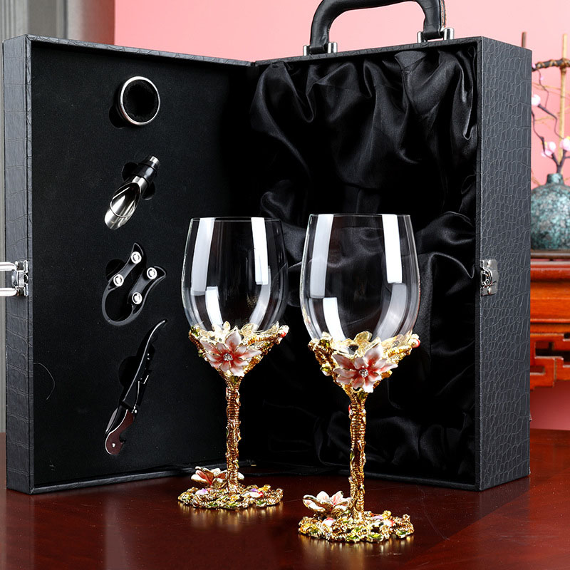 Lily wine glass ( two suitcases loaded )