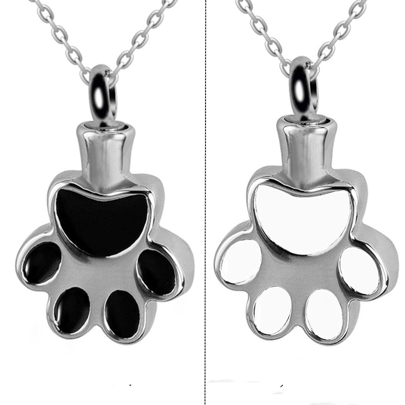 4:Single pendant (black on one side and white footprints on the other side)