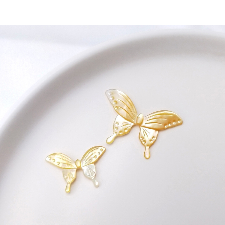 Golden shell medium butterfly 19.5x13mm_1 pcs