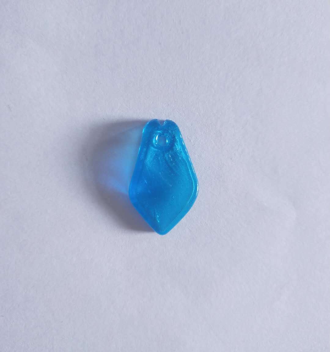 8:azul brillante