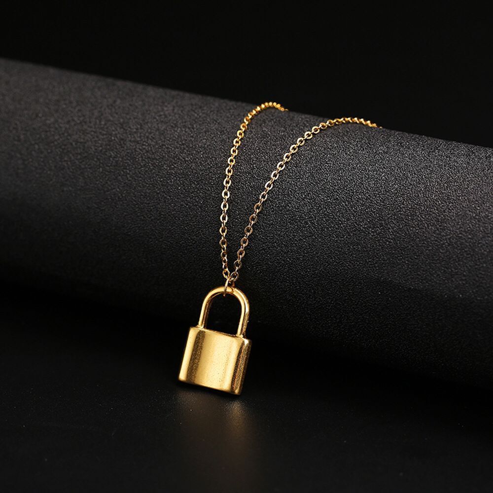 Golden lock clavicle chain