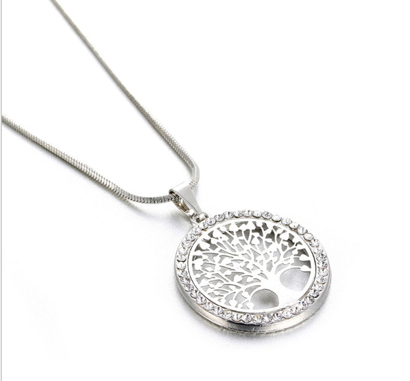 2:Necklace in silver 45cm 10cm,2.5cm