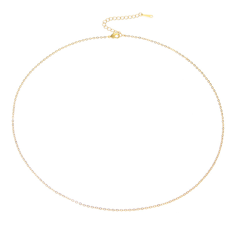 3:A gold O necklace