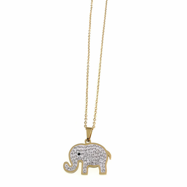 Gold pendant with O chain