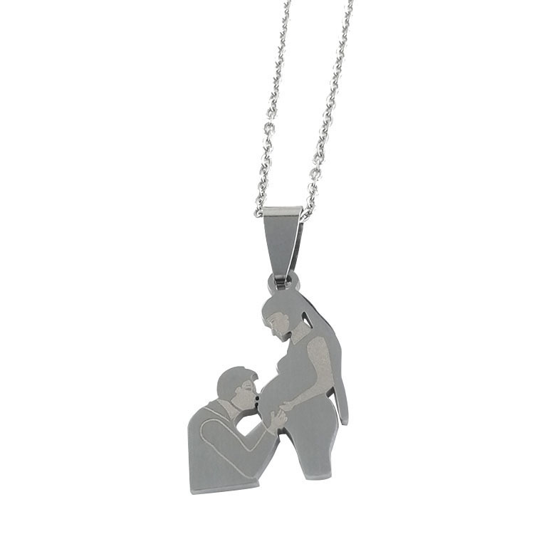 4:Silver pendant with O chain